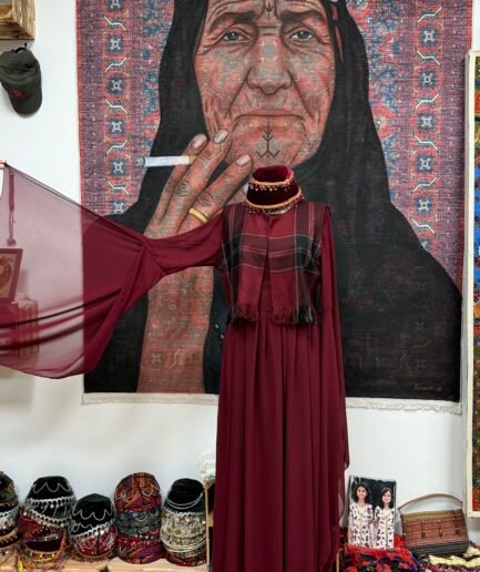 Yöresel Kadın Elbisesi